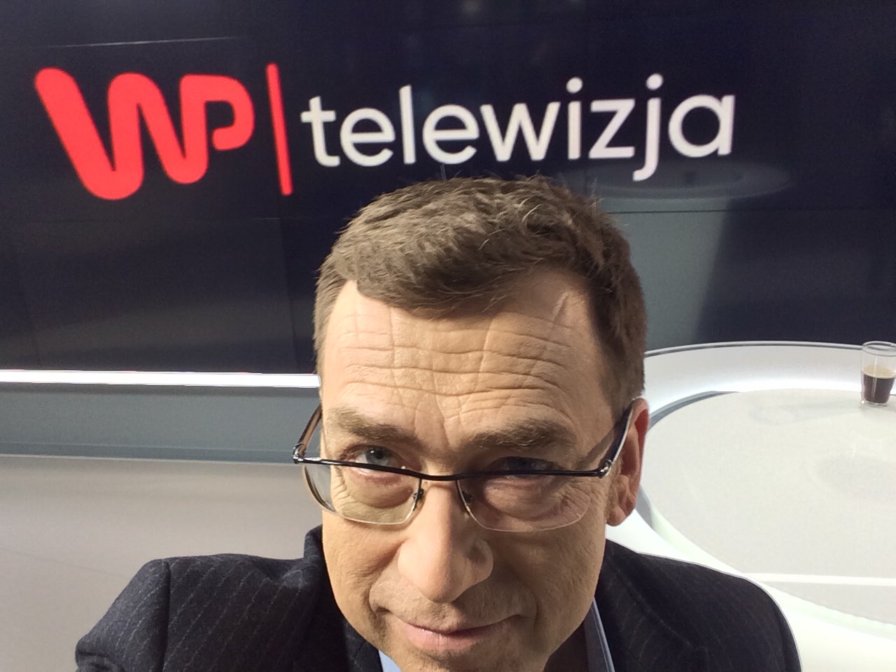 Maciej Orłoś w studio Wirtualnej Polski. Fot. Twitter Maciej Orlos ‏@MaciekOrlos 