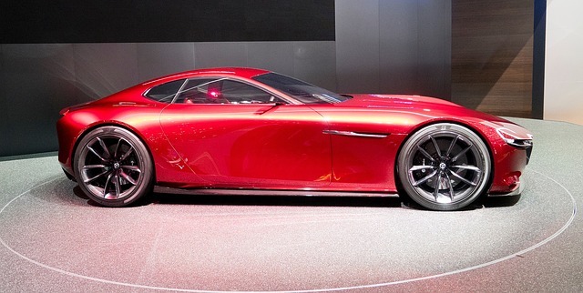 Mazda – od produkcji podłogi korkowej do produkcji aut