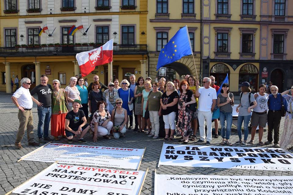 Gabriela Lazarek: Wciąż istnieje duża grupa ludzi, którzy nie mają pojęcia o tym co się dzieje w Polsce