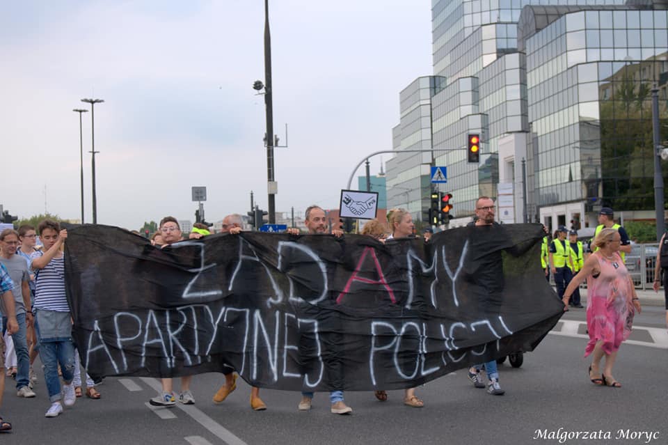 Ciągle cicho jest w mediach publicznych o ochronie policji i prokuratury dla działań polskich narodowców, mimo jawnego i publicznego nawoływania przez nich do śmierci i rasizmu