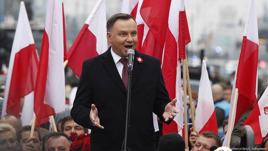 Aż 43% Polaków źle ocenia prezydenturę Andrzeja Dudy. Dobrą opinię daje mu jedynie 37% respondentów. Co piąty ankietowany nie ma zdania w tej kwestii.