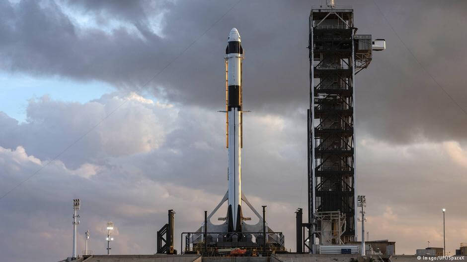 Kapsuła Crew Dragon zostanie wyniesiona w Kosmos przy użyciu rakiety nośnej Falcon-9