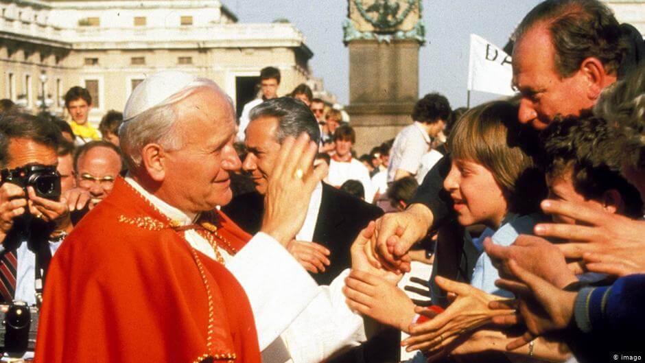 Od czasu upadku komunizmu religijność spada i nawet kult Jana Pawła II tego nie powstrzyma