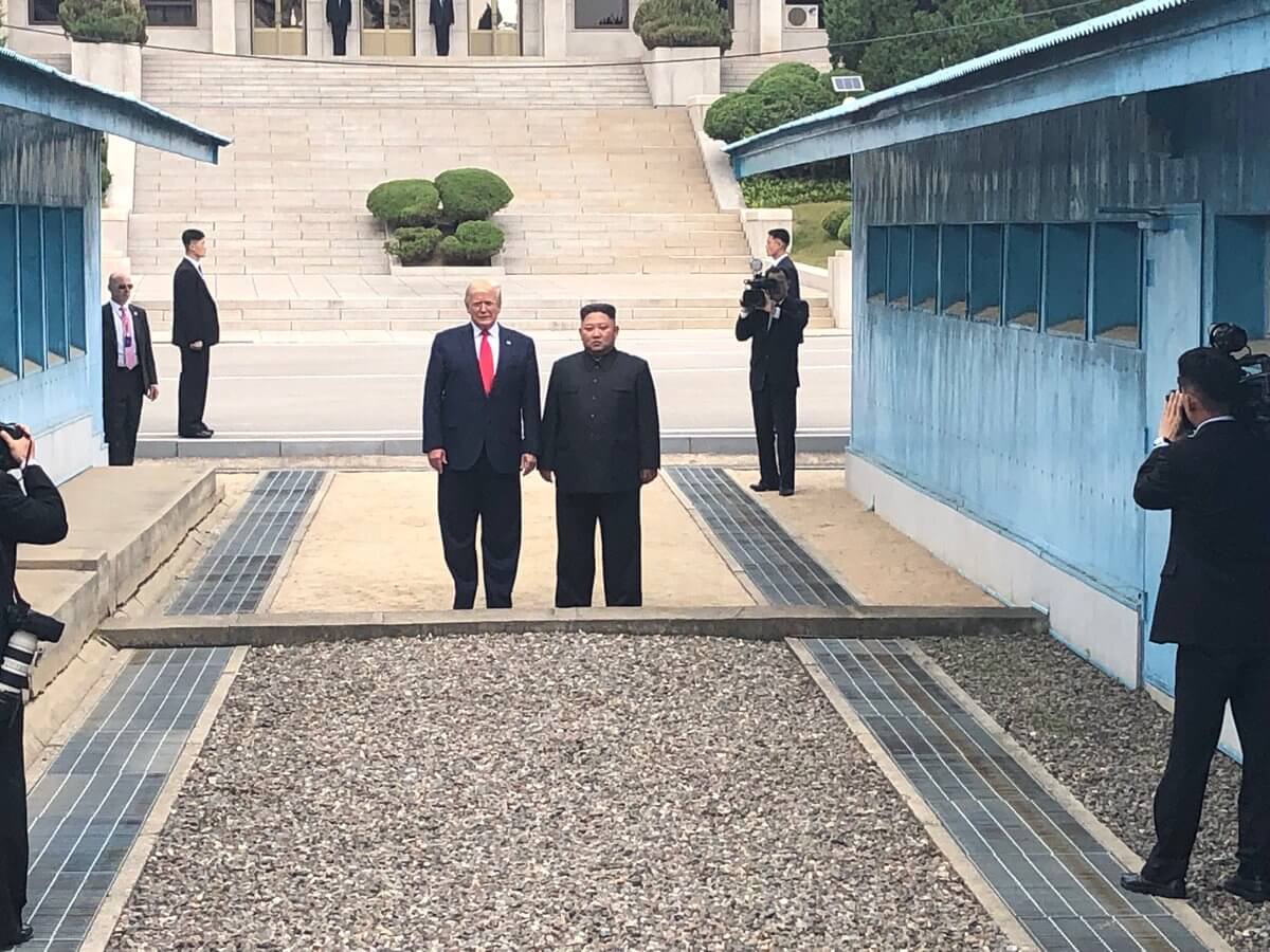 Trump spotkał się z Kim Dzong Unem. Jako pierwszy prezydent USA wszedł na terytorium Korei Północnej