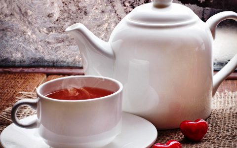 Upał nie daje żyć? Aby ochłodzić organizm, pij gorącą herbatę