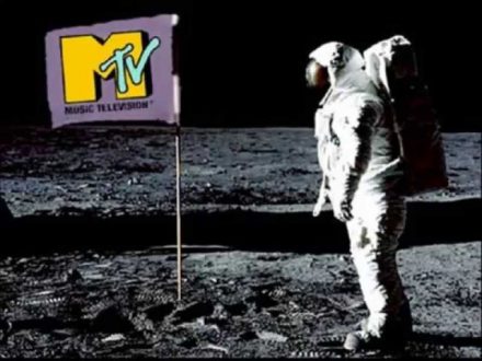 MTV skończyło 35 lat. Zobaczcie teledysk jaki stacja puściła jako pierwszy