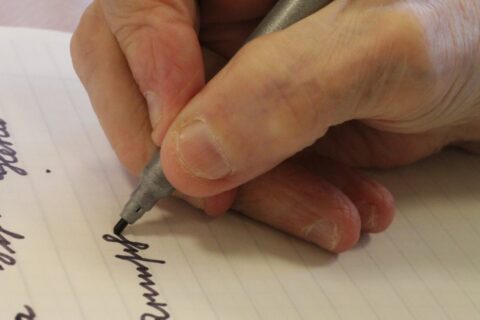 Co o osobach obgryzających paznokcie mówią naukowcy? Będziecie zaskoczeni!