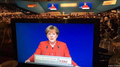 Merkel chce zabronić noszenia burki – islamskiego stroju zakrywającego twarz kobiety