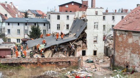 Zawalona kamienica w Świebodzicach. Koniec akcji ratunkowej