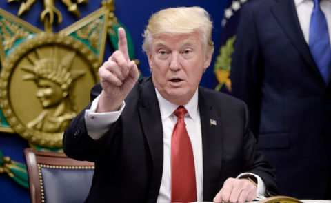 USA – Sąd Najwyższy zezwolił tymczasowo na wprowadzenie w życie dekretu imigracyjnego Trumpa