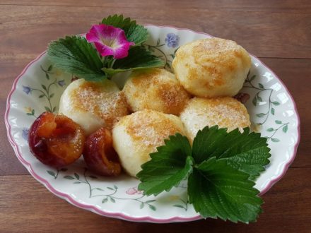 Pomysł na obiad – Knedle ze śliwkami