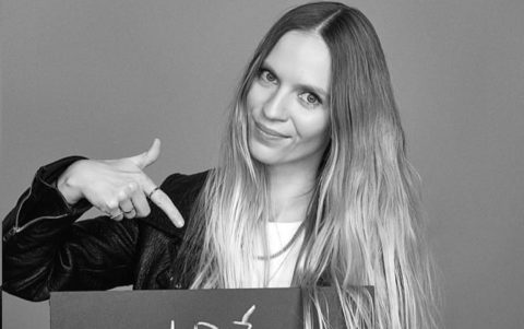 Mary Komasa / facebook.com/marykomasamusic