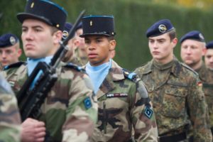 Europa mogłaby zaoszczędzić nawet 20 mld euro rocznie, gdyby miała wspólną armię