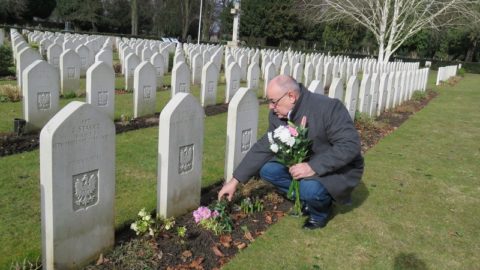 Adam Mazguła: Groby, które na mnie krzyczą