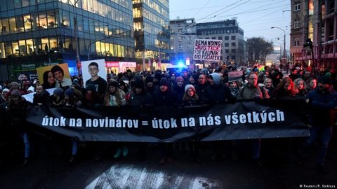 Zagrożona demokracja – Protesty na Słowacji po zabójstwie dziennikarza, który badał powiązania między politykami a włoską mafią