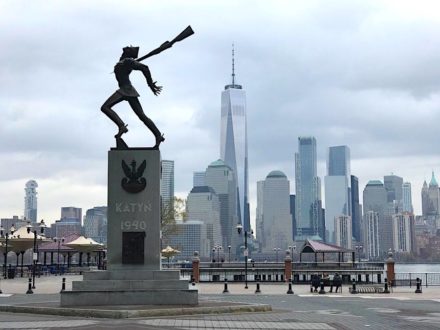 Adam Mazguła: Godny pomnik dla Lecha w Warszawie, a gdzie dla ofiar Stalina?