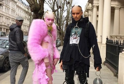 W dziwacznym świecie na Instagramie, promuje się dziwaczna marka, która chce wywoływać „mdłości i fascynację”