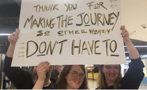 Przygniatające zwycięstwo zwolenników zniesienia zakazu aborcji. Magdalena Środa: Brawo Irlandia!