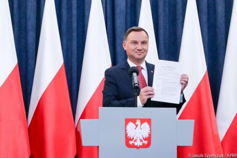 Andrzej Duda składa wniosek o referendum. W propozycji jest 10 pytań