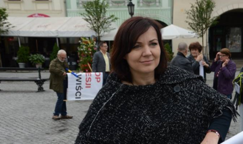 Gabriela Lazarek: Jeżeli chcemy coś u ludzi zmienić, nie liczmy na partie, musimy liczyć na siebie