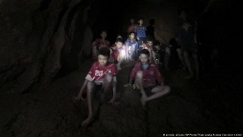 Świat odetchnął z ulgą: po 17 dniach chłopcy i trener uratowani z jaskini Tham Luang w Tajlandii