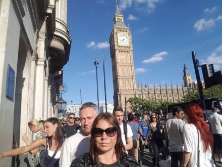 Wielka Brytania wprowadza 14-dniową kwarantannę