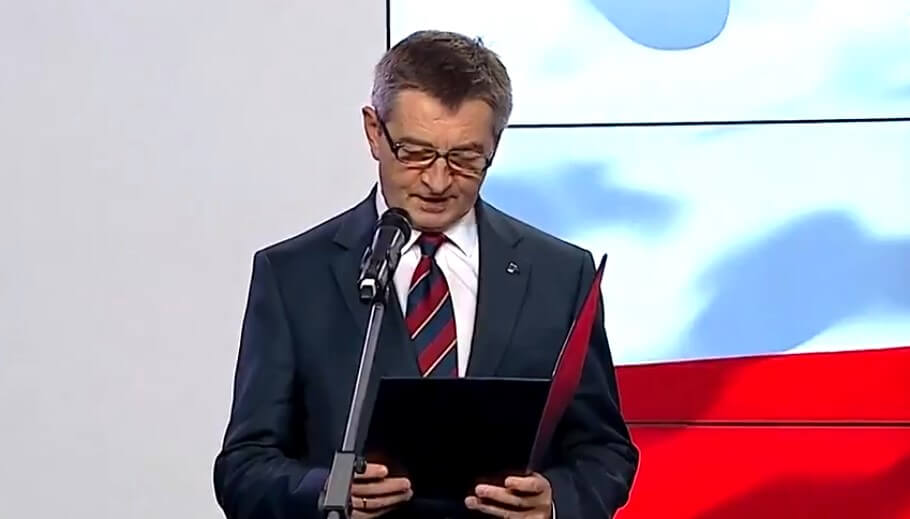 Kuchciński rezygnuje ze stanowiska po aferze z lotami