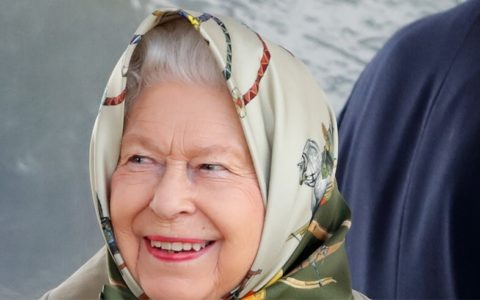 „Nigdy nie spotkałam królowej”, odpowiedziała żartobliwie Elżbieta II turystom, którzy jej nie rozpoznali