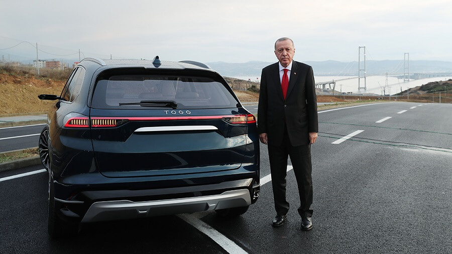 Erdogan zaprezentował dwa prototypy tureckich samochodów elektrycznych