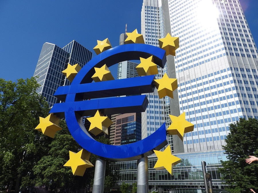 Euro - Pieniądze za praworządność