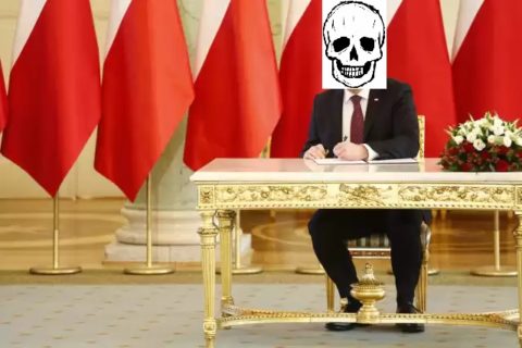 2 mld złotych dla TVP – „Notariusz Śmierci” podpisał ustawę abonamentową