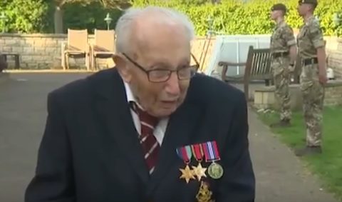 Tom Moore 99-letni weteran zebrał 27 mln funtów w akcji charytatywnej dla brytyjskiej publicznej służby zdrowia