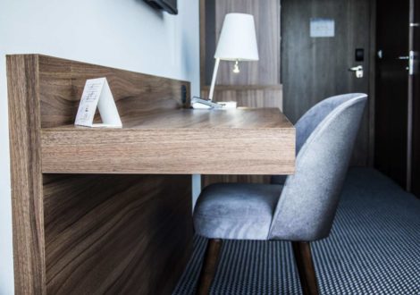 Krzesła hotelowe – sprawdź najnowsze trendy!