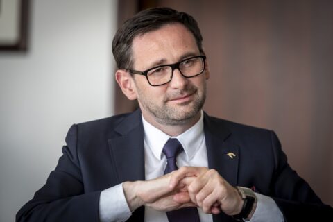 Obajtek ignoruje komisję śledczą i udziela kontrowersyjnego wywiadu w prawicowej telewizji