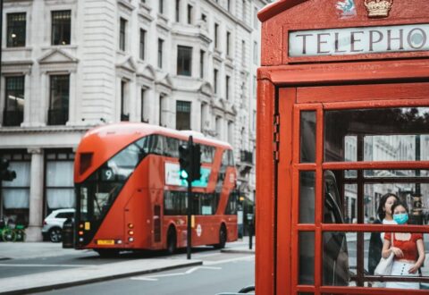 Koniec ery „miliona Polaków”. Dlaczego rodacy masowo opuszczają Wielką Brytanię?