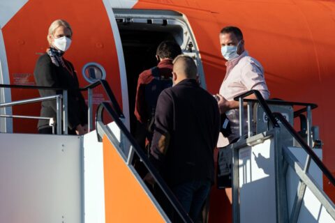 W. Brytania: obowiązkowe testy na obecność koronawirusa przed przyjazdem