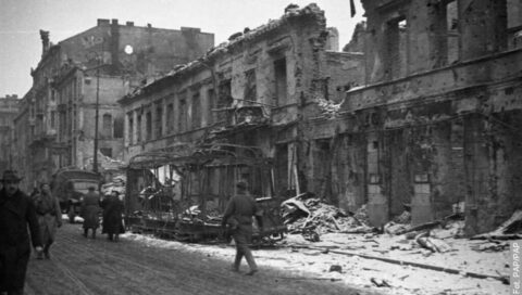 Adam Mazguła: 17 stycznia 1945 roku 1 Armia Wojska Polskiego będąca w strukturach Frontu Białoruskiego wyzwoliła ruiny Warszawy