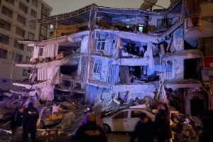 Rośnie liczba ofiar trzęsienia ziemi w Turcji