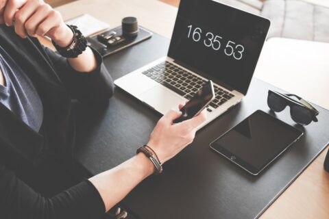 Ile można zyskać dzięki systemowi poleceń w Orange Flex?