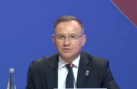 Ułaskawienie Bąkiewicza: Duda rozgrzewa Polskę do czerwoności na finiszu kadencji