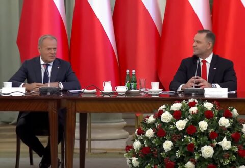 „Wara od moich wnuczek”. Tusk ostro odpowiada Nawrockiemu. W tle wyjazd do USA i Rada Pokoju
