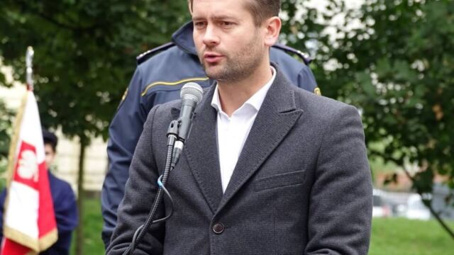 Obchody 80. rocznicy agresji sowieckiej. Poseł Zjednoczonej Prawicy Kamil Bortniczuk: „kiedyś elity świętowały takie uroczystości, a my je upamiętniamy”. Fot. Adam Mazguła