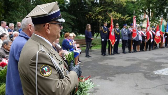 19 września odbyły się w Nysie obchody 80. rocznicy agresji sowieckiej na Polskę i Dnia Sybiraka. Pod pomnikiem Patriotom Polskim zebrali się Sybiracy i ich goście 19 września odbyły się w Nysie obchody 80. rocznicy agresji sowieckiej na Polskę i Dnia Sybiraka